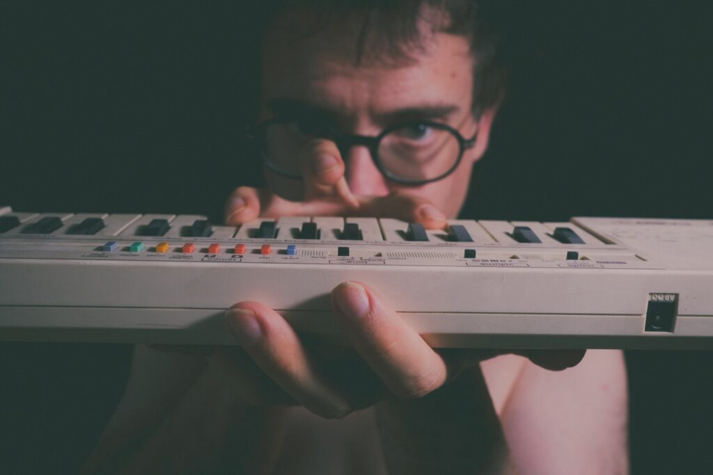 Autorretrato «Tocando el Piano», 2022