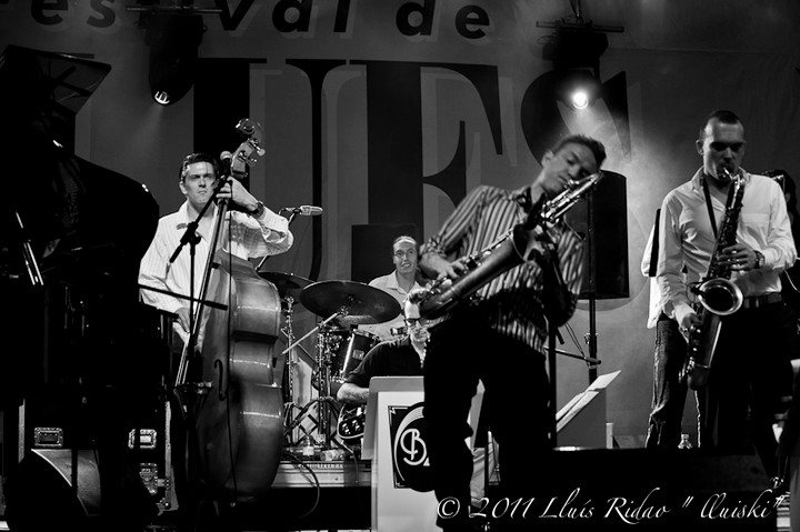 Picnic Blues, Nou Barris
Fotografia realizada durante el año 2011
#photo #jazz #people #young #musica #solo #jazz…