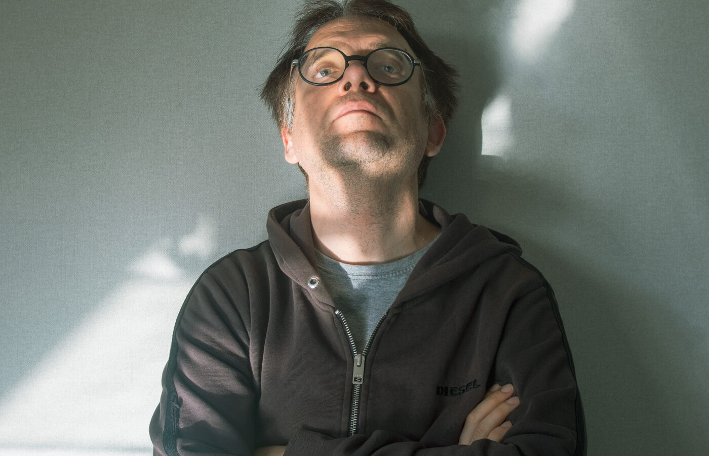 Autorretrato «Entre la luz y la sombra», 2023