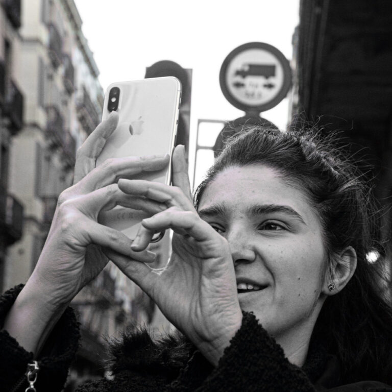 Chica afotando